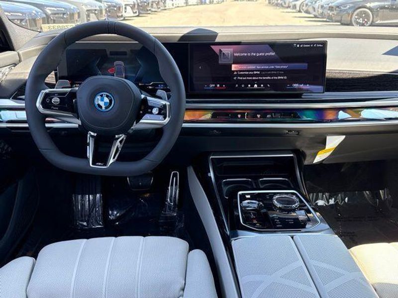 New 2026 BMW 7 Series 750e xDriveImage 24
