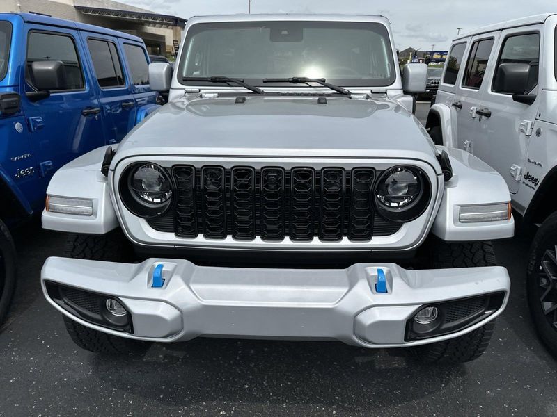 2024 Jeep Wrangler 4-door High Altitude 4xeImage 2