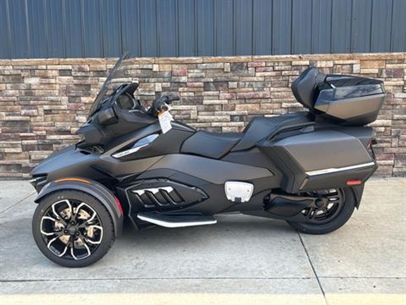 NEW 2026 CAN-AM SPYDER RT LIMITED Image 1