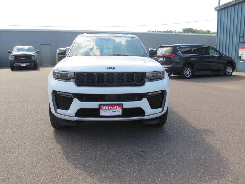 New 2026 Jeep Grand Cherokee Limited Reserve 4x4Image 5