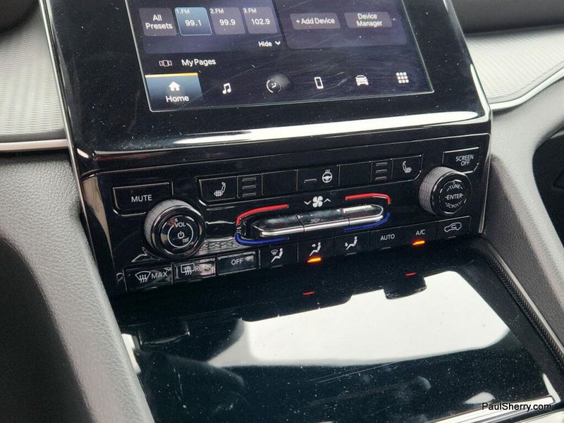Used 2024 Jeep Grand Cherokee Laredo X