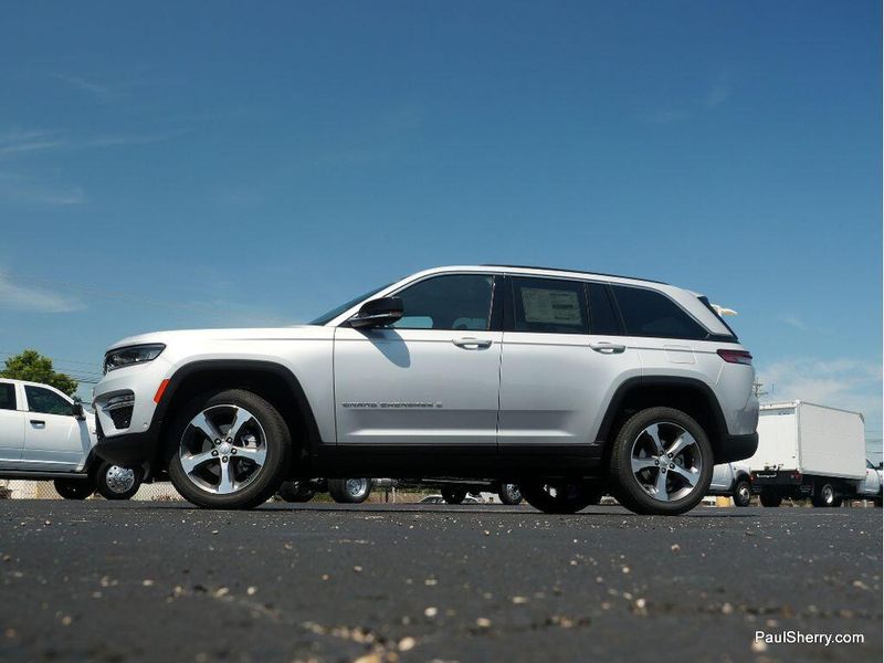 New 2025 Jeep Grand Cherokee Limited 4x4