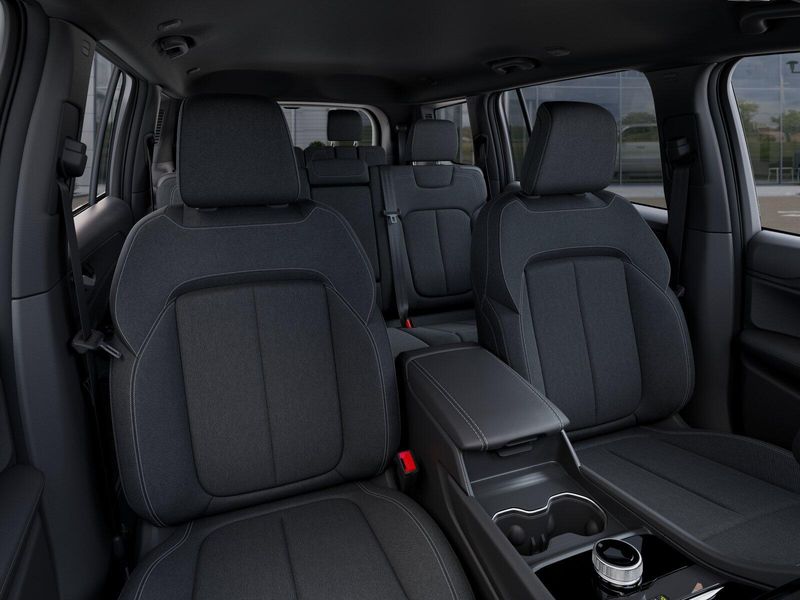 New 2025 Jeep Grand Cherokee L Laredo 4x4Image 25