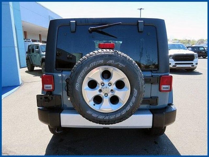 2014 Jeep Wrangler Unlimited SaharaImage 6