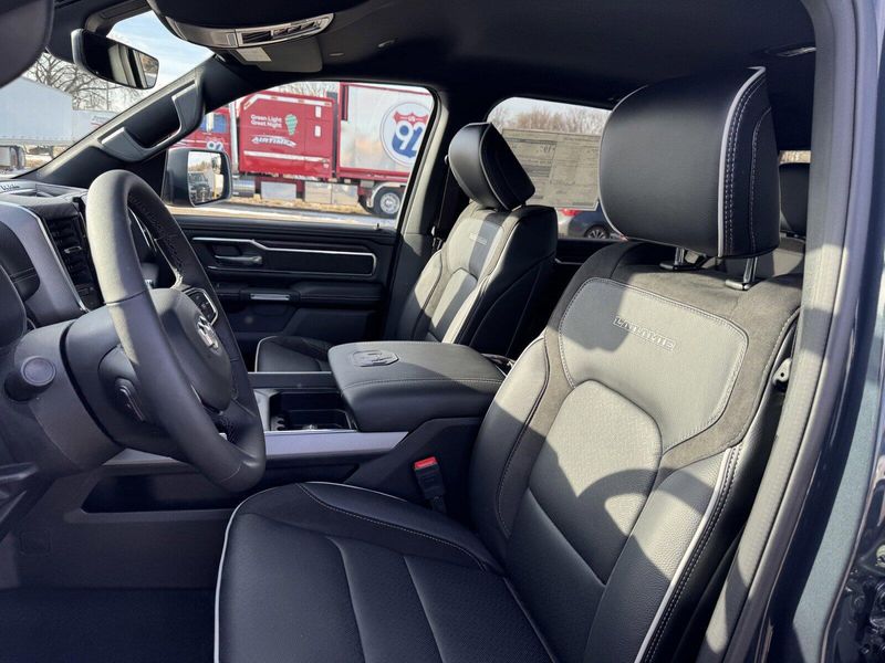2025 RAM 1500 LaramieImage 10