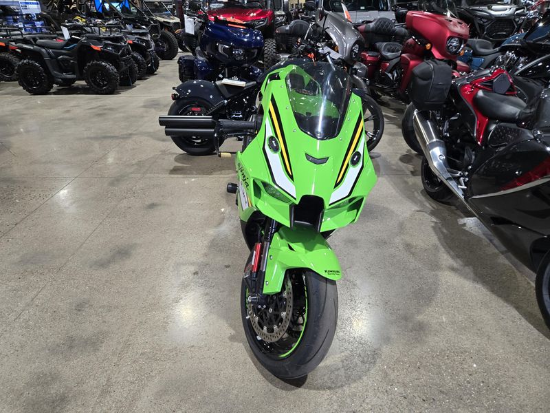 USED 2025 KAWASAKI NINJA ZX10R ABS KRT EDITION Image 15