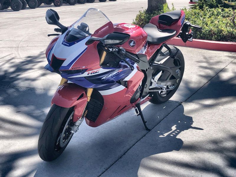 New 2026 Honda CBR1000RR-R FIREBLADE SP Image 13