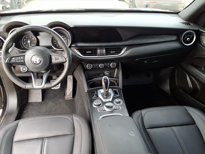 Used 2023 Alfa Romeo Stelvio SprintImage 4