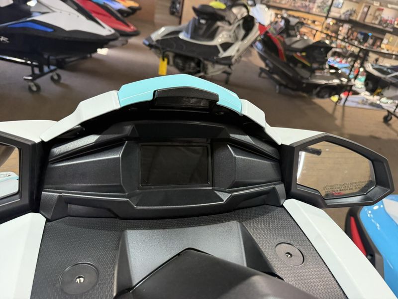 2025 Yamaha VX LIMITED Image 8
