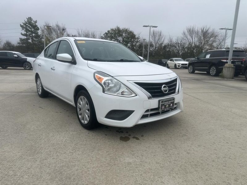 Used 2017 Nissan Versa 1.6 SVImage 2