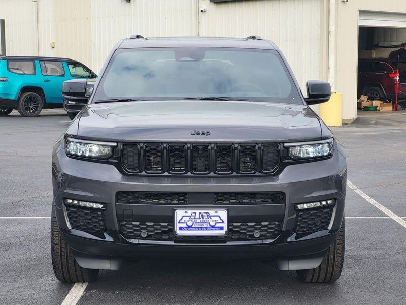 New 2025 Jeep Grand Cherokee L Limited 4x4Image 2