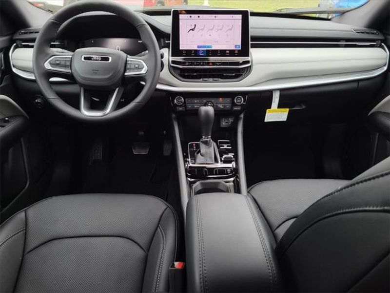 2025 Jeep Compass Limited 4x4Image 32