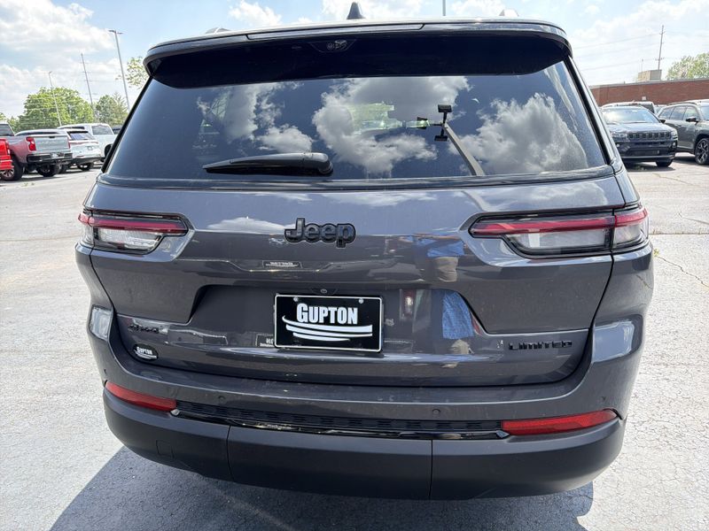 Used 2024 Jeep Grand Cherokee L LimitedImage 9