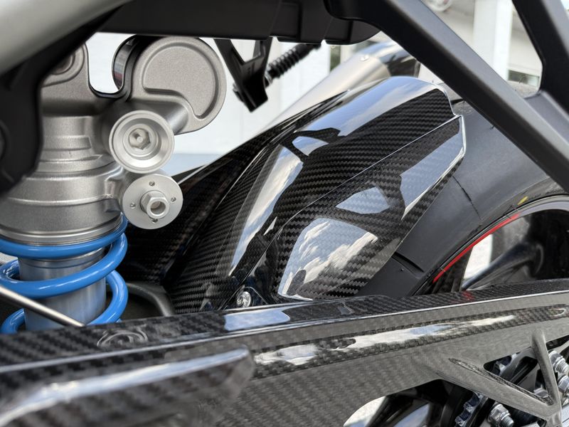 2025 BMW M 1000 R