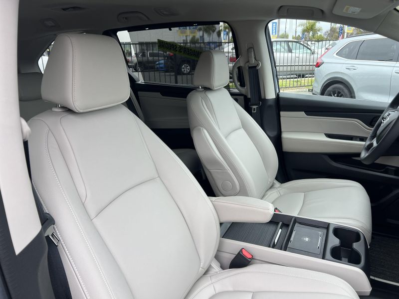 2025 Honda Odyssey EX-LImage 28