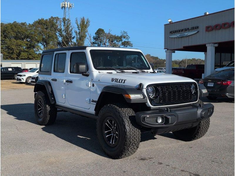 Used 2024 Jeep Wrangler WillysImage 7