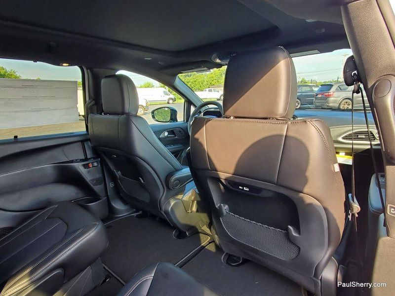 New 2026 Chrysler Pacifica SelectImage 27