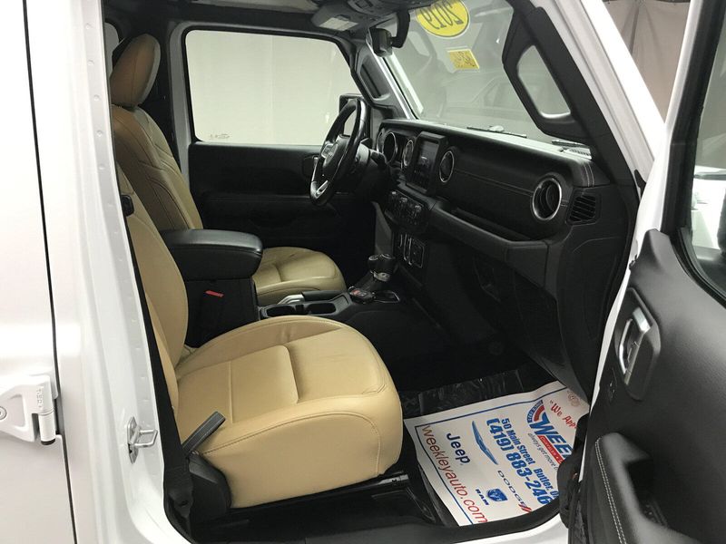 2019 Jeep Wrangler Unlimited SaharaImage 19