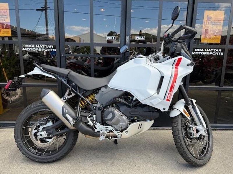 2024 Ducati DESERT X 