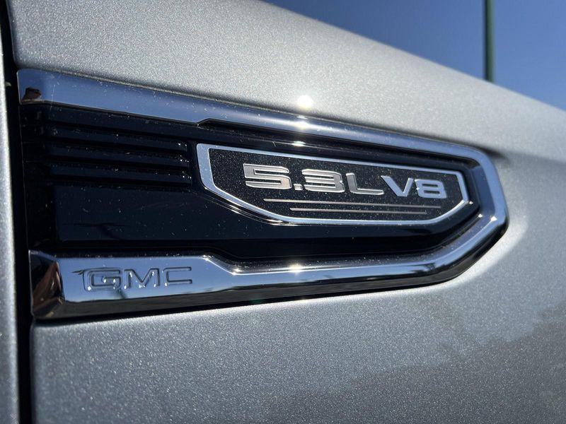 2026 Gmc Sierra 1500 SLT photo 3