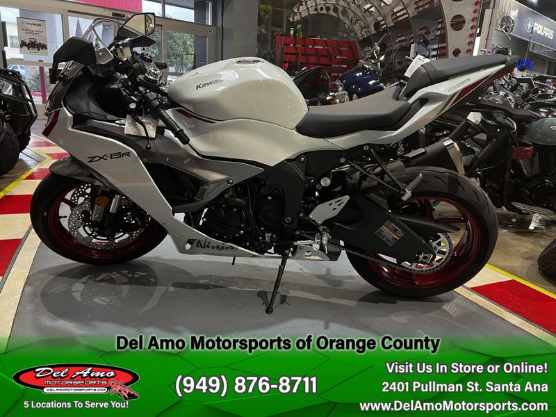 2025 Kawasaki NINJA ZX-6R ABS Image 1
