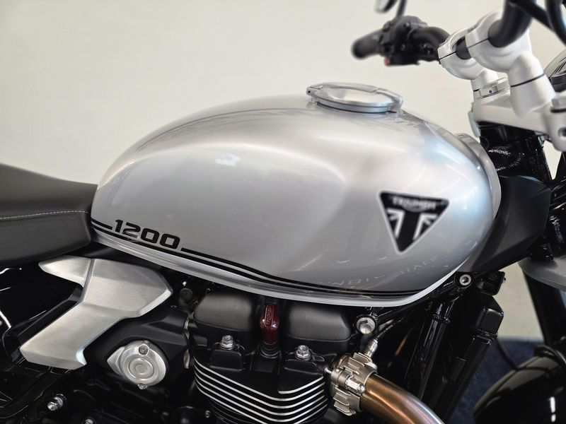 2025 Triumph SPEED TWIN 1200 