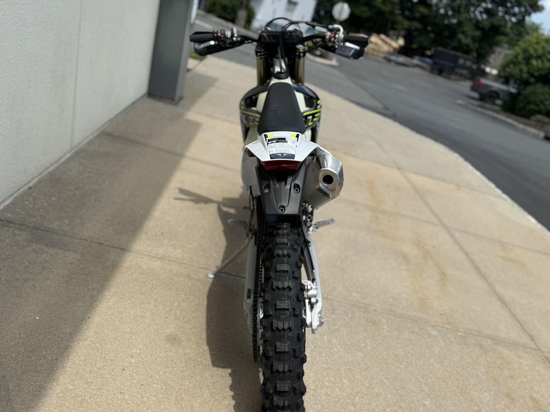 2026 Triumph TF250EImage 5
