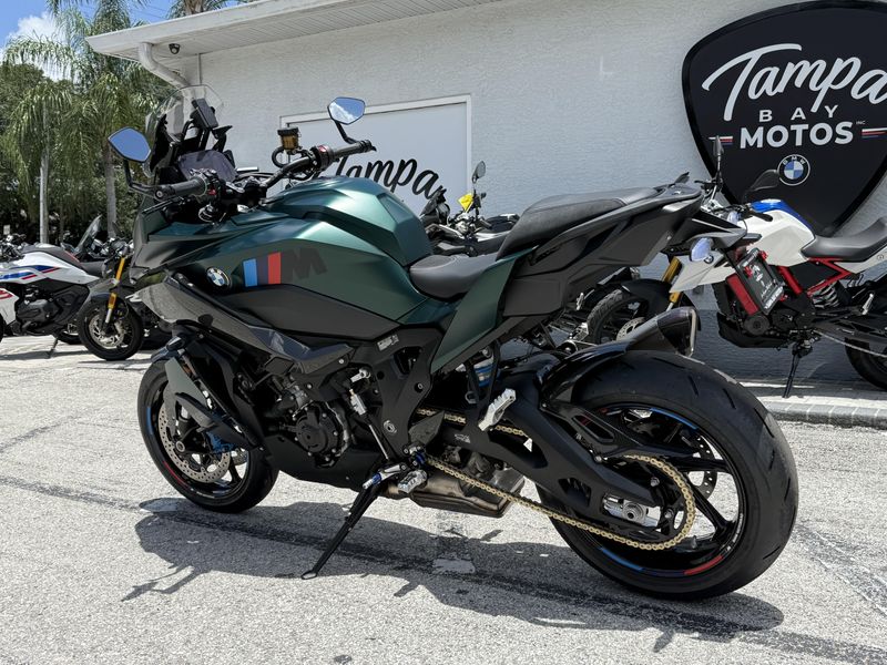2026 BMW M 1000 XR