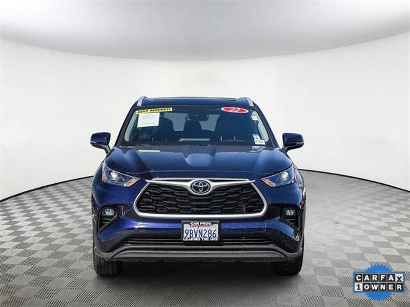 Used 2022 Toyota Highlander XLEImage 3