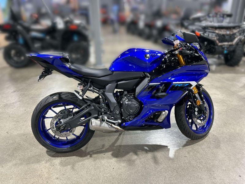 New 2025 Yamaha YZF-R7 Image 11