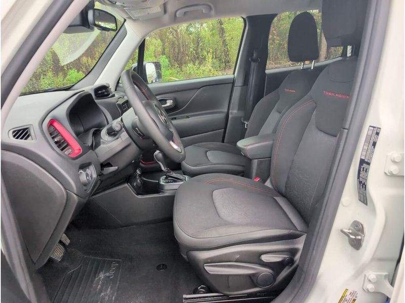 Used 2023 Jeep Renegade TrailhawkImage 10