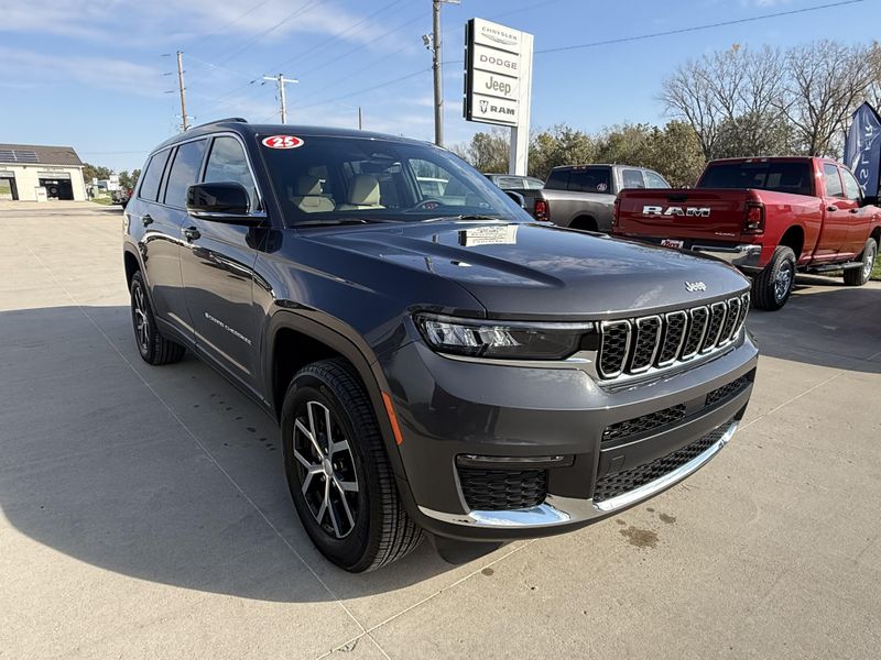 Used 2025 Jeep Grand Cherokee L LimitedImage 35