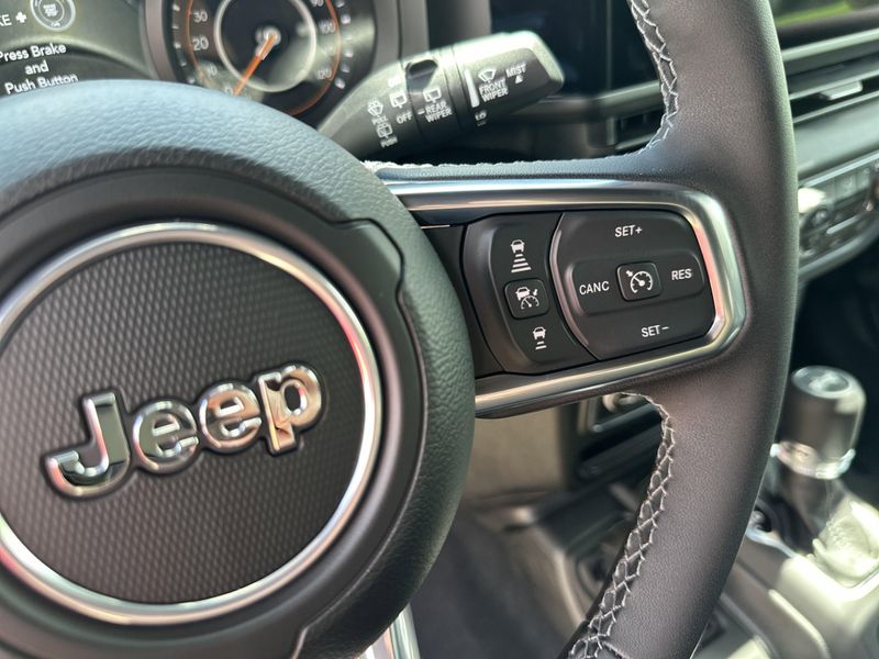 New 2025 Jeep Wrangler 4-door SaharaImage 22
