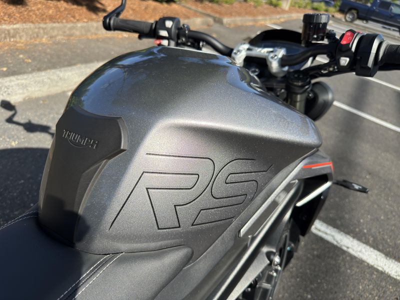 2024 Triumph Street Triple 765 RS 