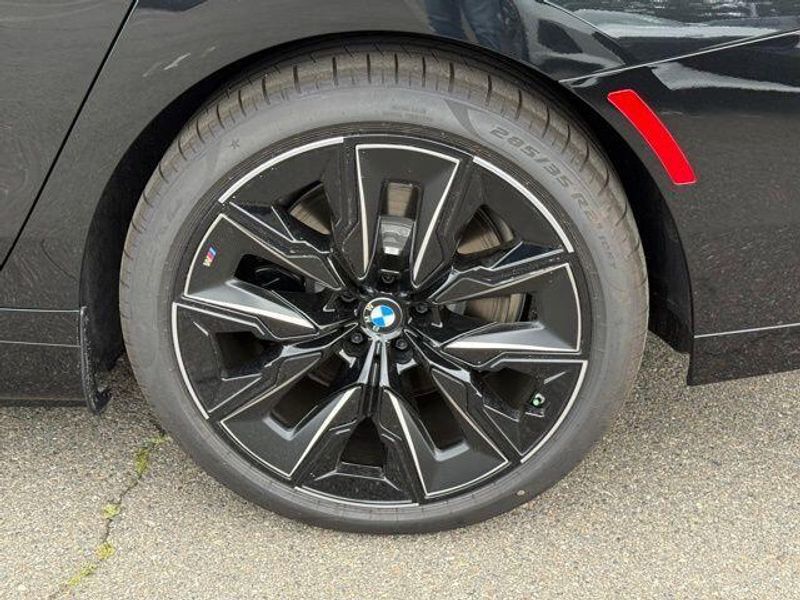 New 2026 BMW i7 xDrive60Image 14