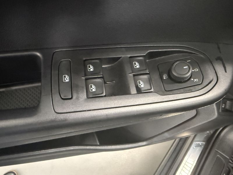 Used 2023 Volkswagen Taos SE w/SunroofImage 21