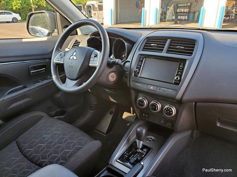 Used 2025 Mitsubishi Outlander Sport SE