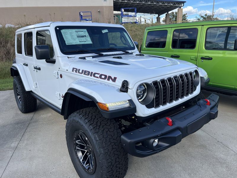 New 2025 Jeep Wrangler 4-door Rubicon XImage 3