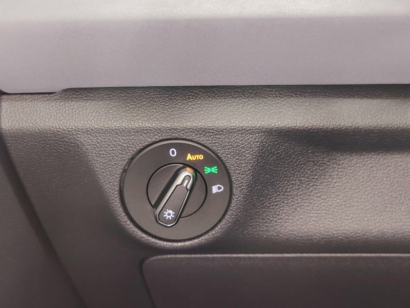 Used 2025 Volkswagen Jetta SE w/SunroofImage 26