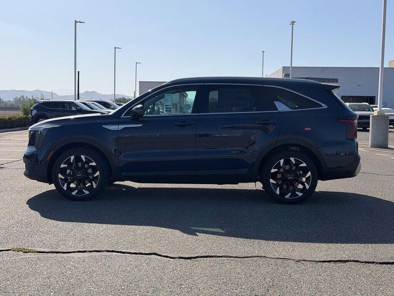 New 2026 Kia Sorento EXImage 4