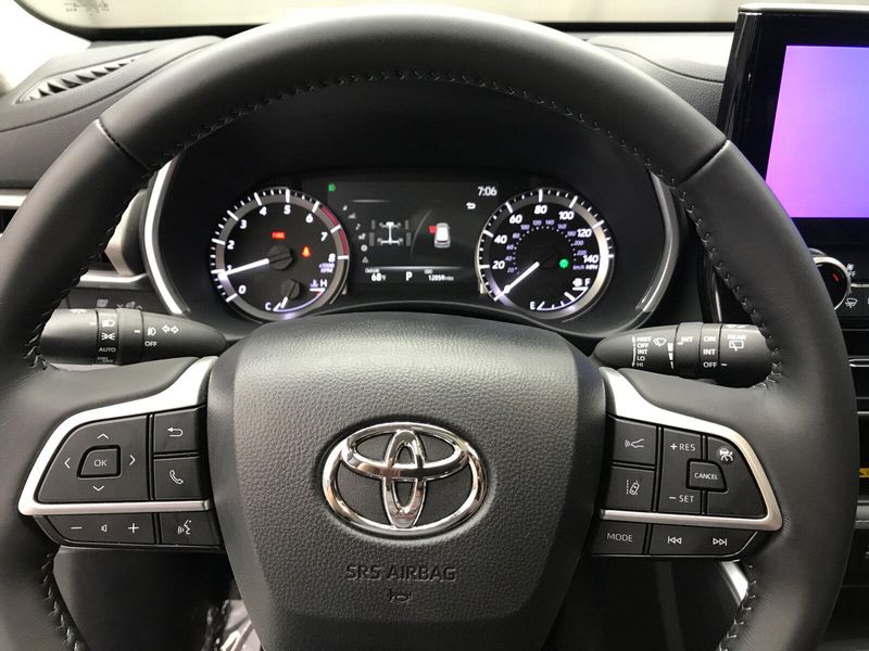 2024 Toyota Highlander XLEImage 6