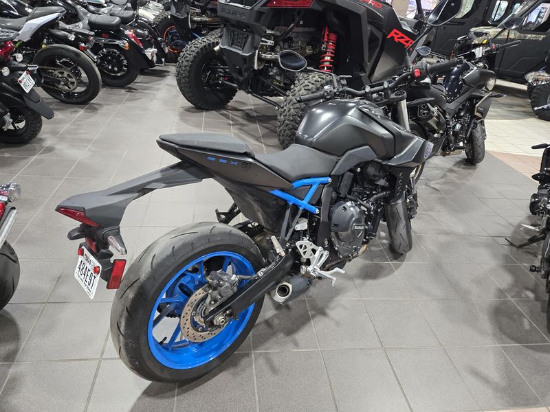 2024 Suzuki GSX8SImage 3