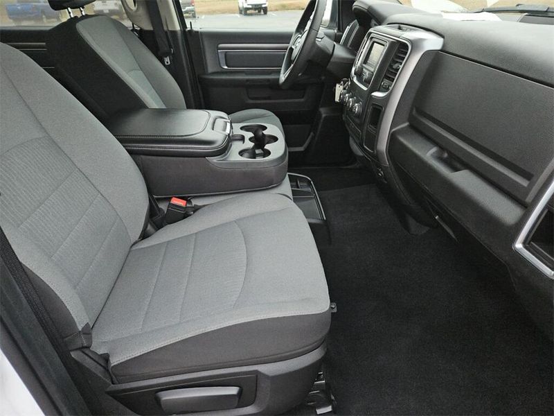 2022 RAM 1500 Classic SLTImage 27