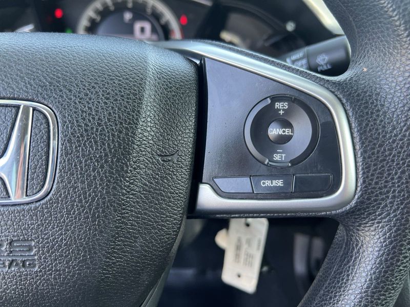2018 Honda Civic Sedan LXImage 11