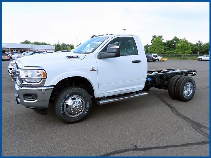 2024 RAM 3500 Chassis Cab TradesmanImage 1