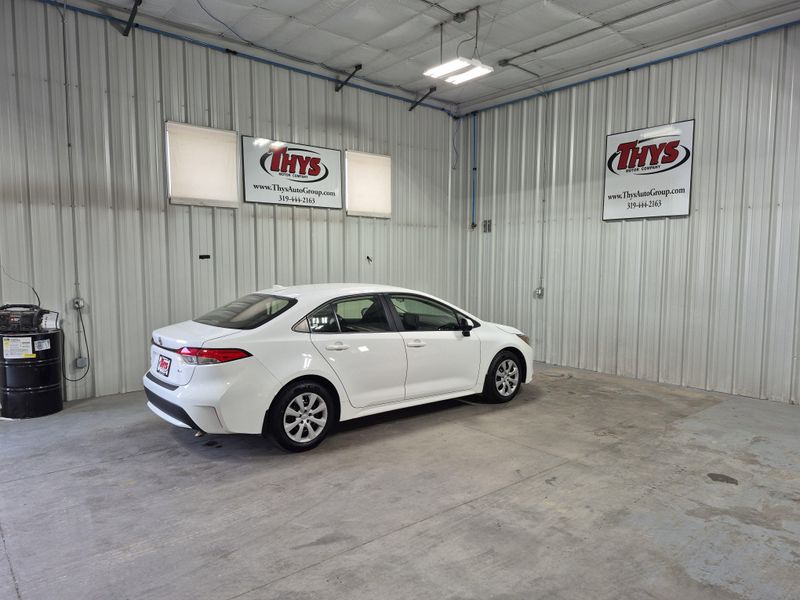 Used 2022 Toyota Corolla LEImage 5