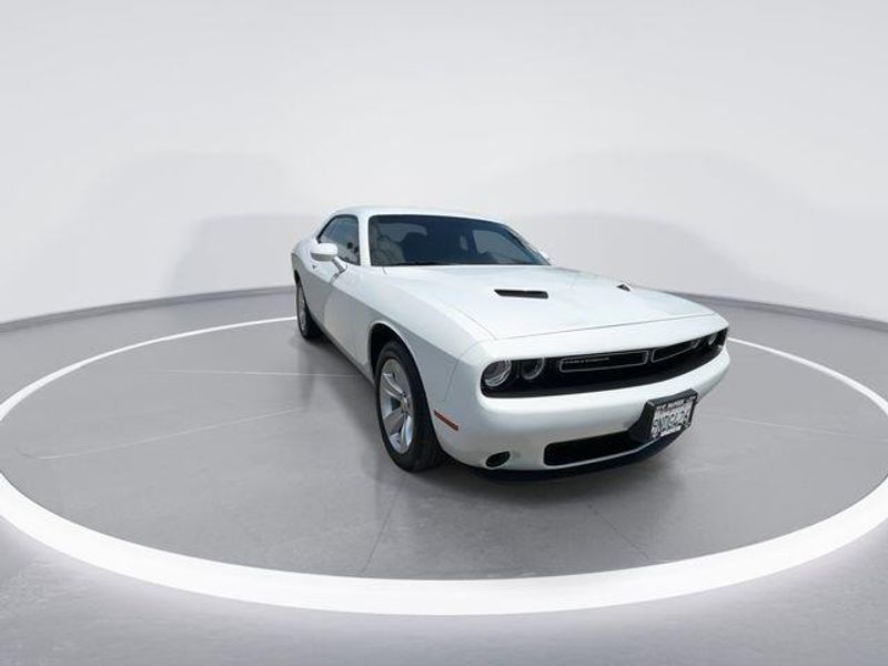 Used 2023 Dodge Challenger SXTImage 2