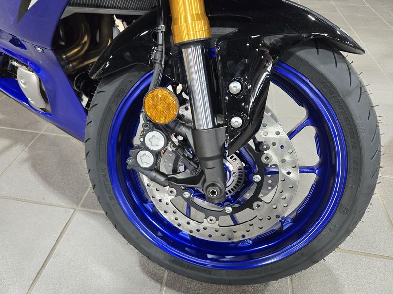 2025 Yamaha YZFR7 TEAM BLUE Image 17