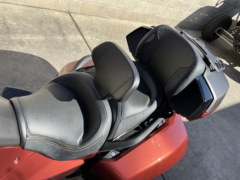 New 2026 Can-Am SPYDER F3 1330 LTD DEMO Image 10