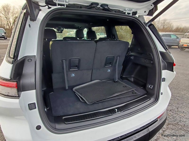 New 2025 Jeep Grand Cherokee L Altitude X 4x4